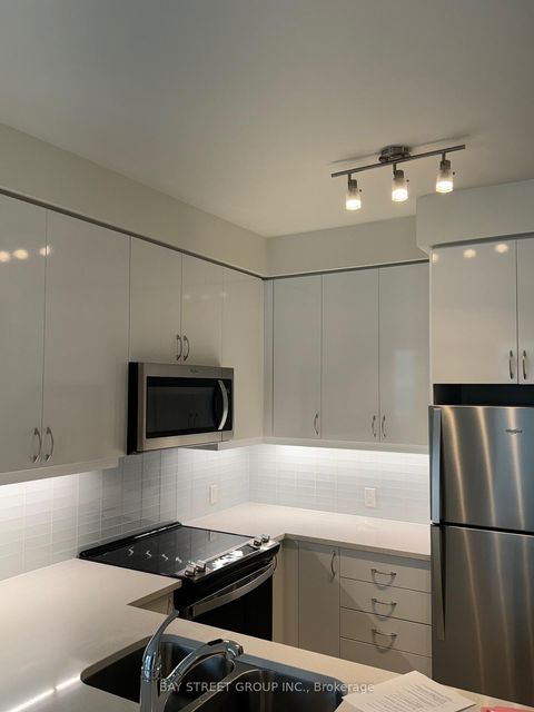Photo 2 at 1006 - 4955 Yonge Street, Willowdale East, Toronto