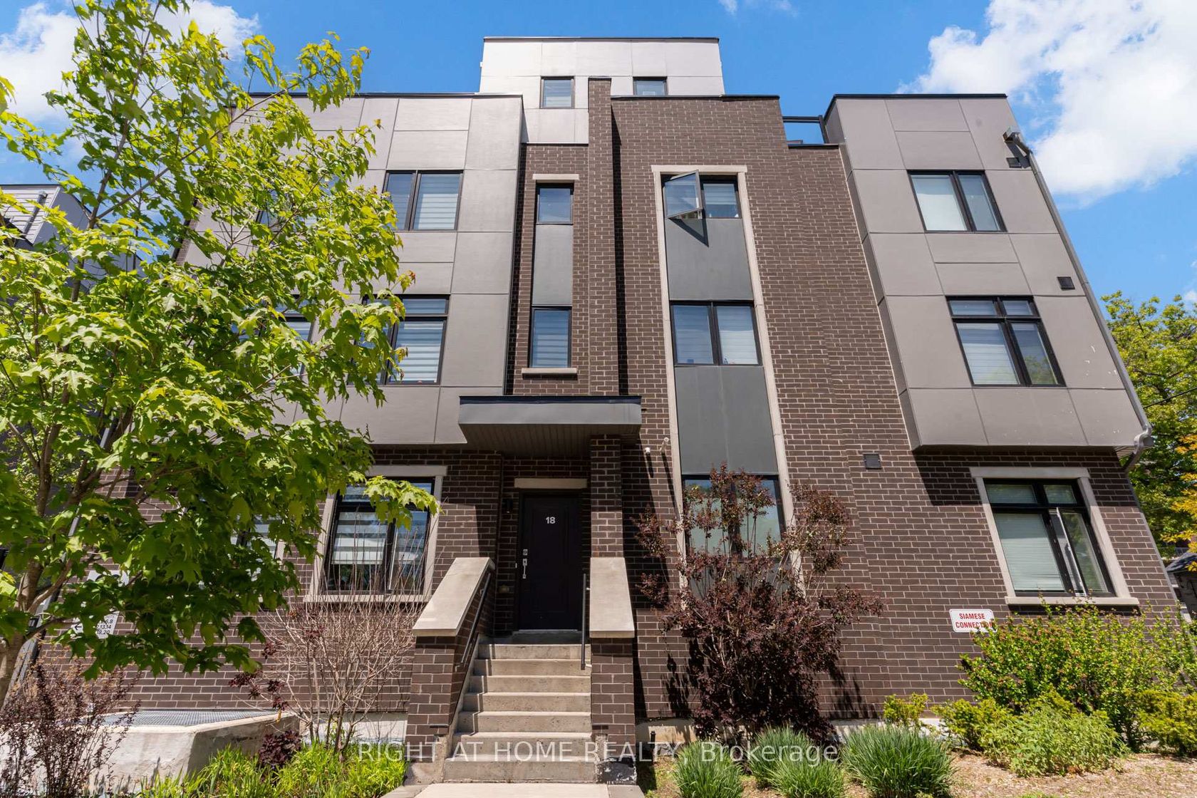 4 - 66 Long Branch Avenue, Long Branch, Toronto photo number 2