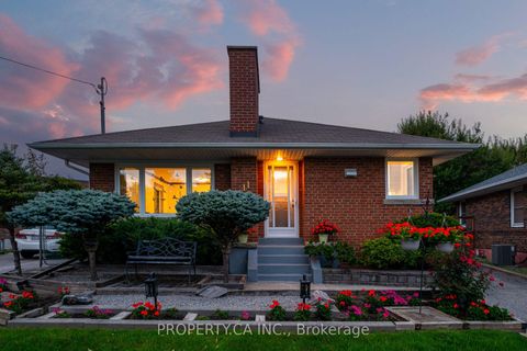 Photo 0 at 11 Barnsley Court, Maryvale, Toronto