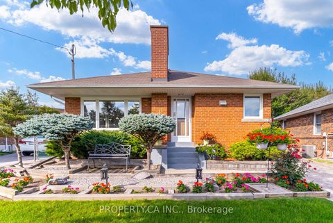 Photo 1 at 11 Barnsley Court, Maryvale, Toronto