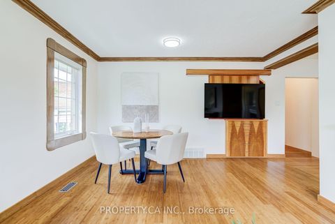 Photo 7 at 11 Barnsley Court, Maryvale, Toronto