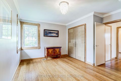 Photo 10 at 11 Barnsley Court, Maryvale, Toronto