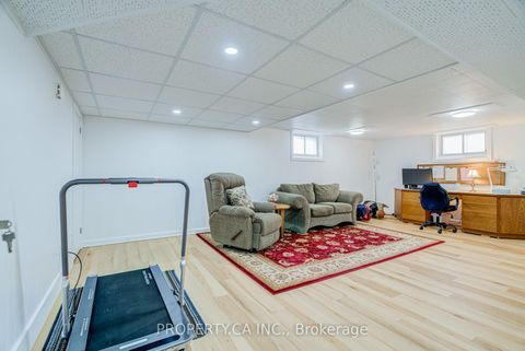 Photo 17 at 11 Barnsley Court, Maryvale, Toronto