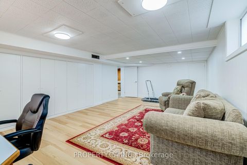 Photo 18 at 11 Barnsley Court, Maryvale, Toronto