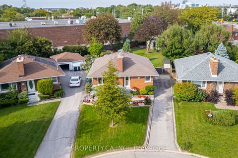 Photo 36 at 11 Barnsley Court, Maryvale, Toronto