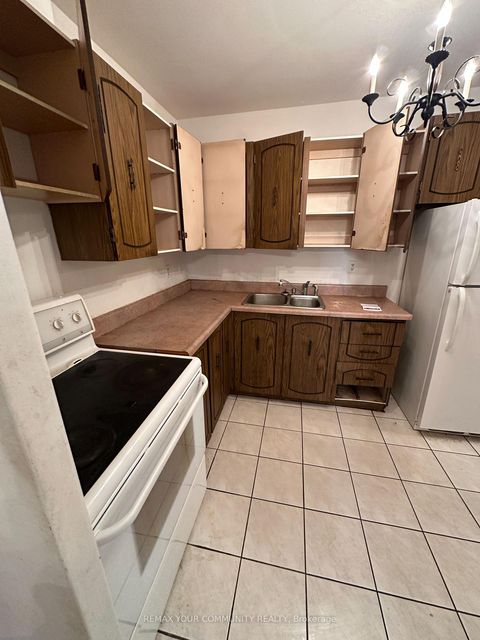 Photo 16 at 409 - 60 Pavane Linkway, Flemingdon Park, Toronto