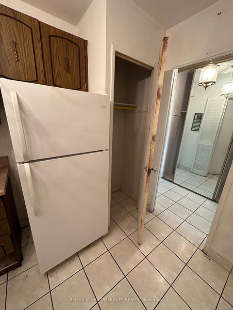 Photo 19 at 409 - 60 Pavane Linkway, Flemingdon Park, Toronto