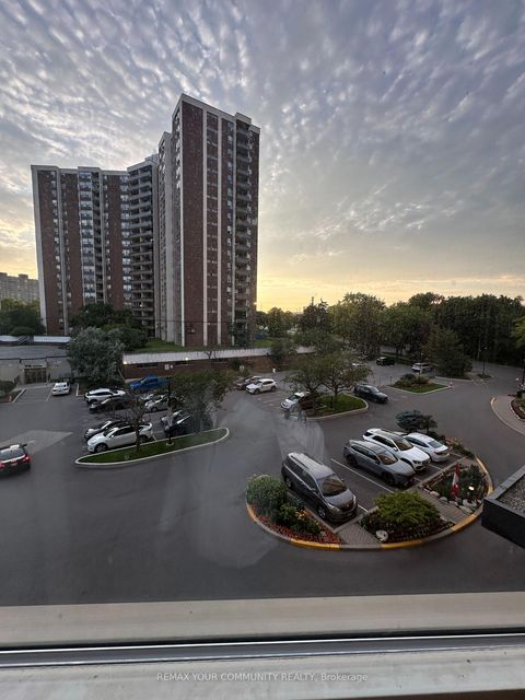 Photo 25 at 409 - 60 Pavane Linkway, Flemingdon Park, Toronto