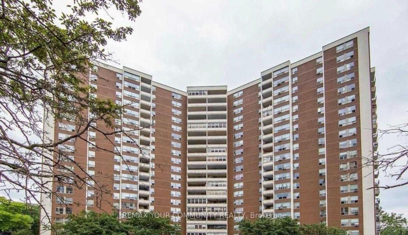 409 - 60 Pavane Linkway, Flemingdon Park, Toronto photo number 2