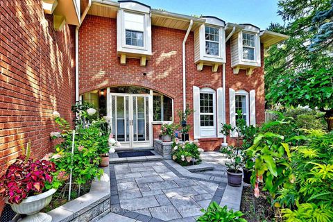 Photo 2 at 88 Cambridge Crescent, South Richvale, Richmond Hill