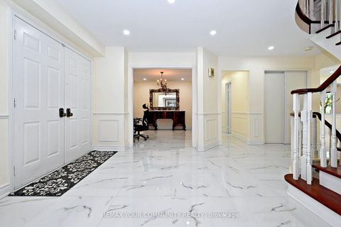 Photo 4 at 88 Cambridge Crescent, South Richvale, Richmond Hill