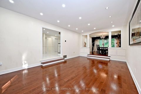 Photo 8 at 88 Cambridge Crescent, South Richvale, Richmond Hill