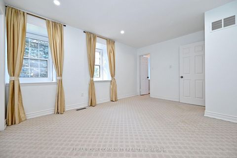 Photo 28 at 88 Cambridge Crescent, South Richvale, Richmond Hill