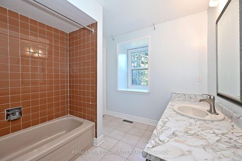 Photo 29 at 88 Cambridge Crescent, South Richvale, Richmond Hill