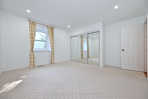 Photo 31 at 88 Cambridge Crescent, South Richvale, Richmond Hill