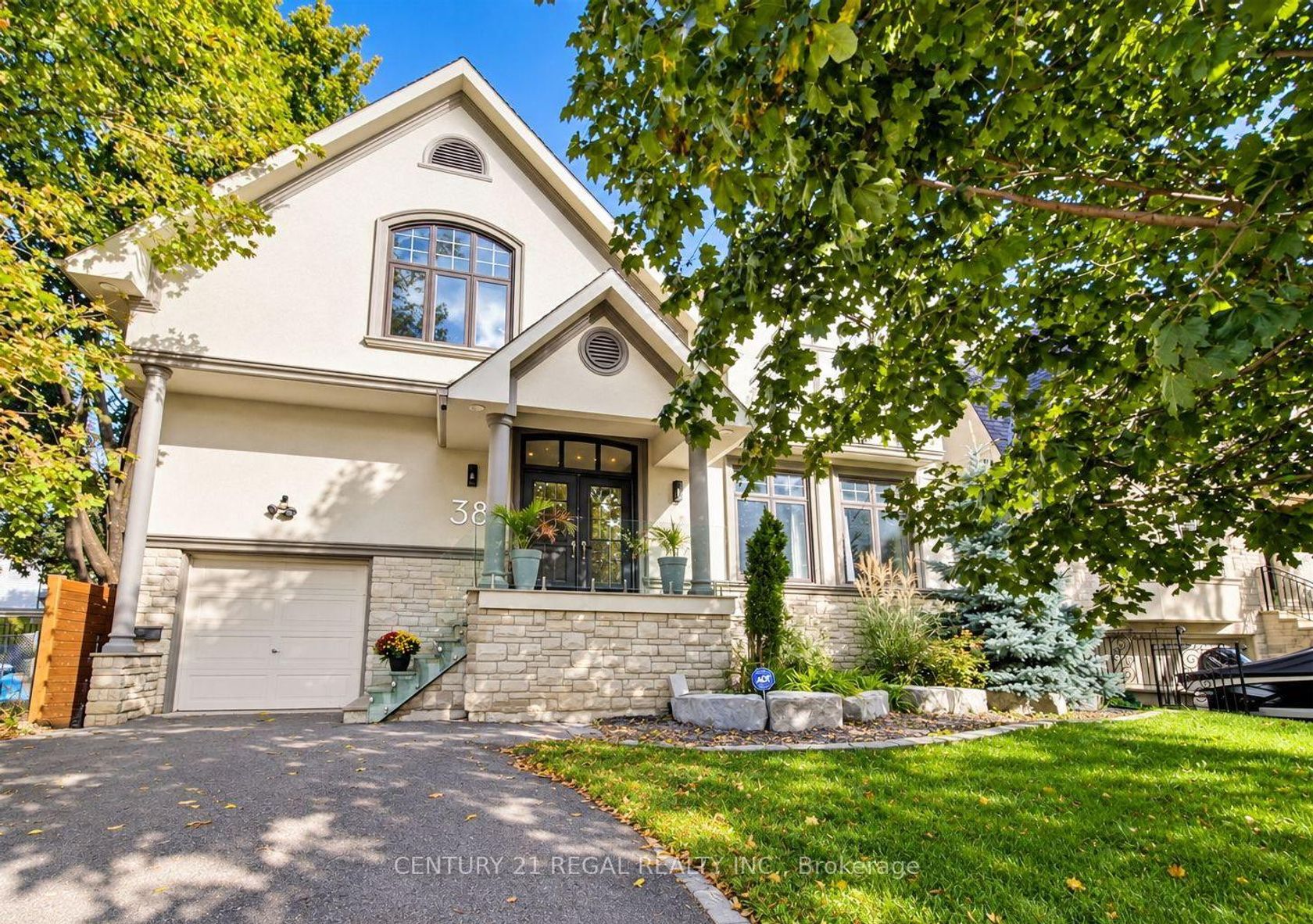38 Mattice Road, City Centre West, Toronto 