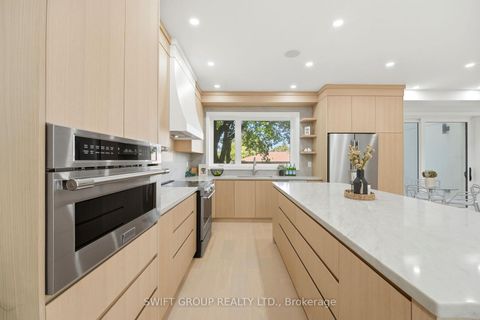 Photo 7 at 20 Boylen Street, Pelmo Park W4, Toronto