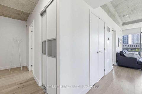 Photo 4 at 822 - 55 Stewart Street, Waterfront Communities C1, Toronto