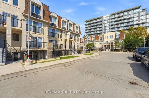 Photo 2 at 2025 - 85 George Appleton Way, CFB, Toronto
