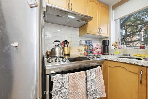 Photo 14 at 2025 - 85 George Appleton Way, CFB, Toronto