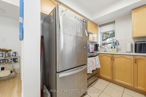 Photo 15 at 2025 - 85 George Appleton Way, CFB, Toronto