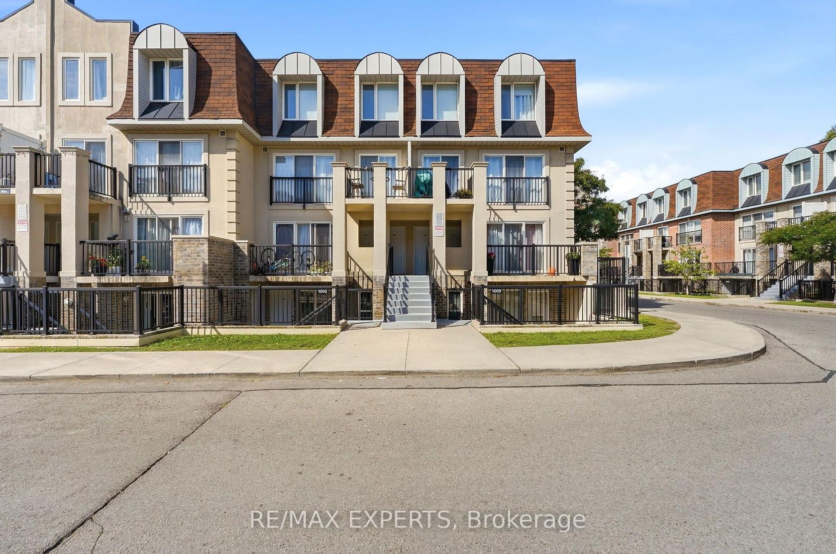 2025 - 85 George Appleton Way, CFB, Toronto photo number 2
