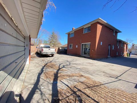 Photo 24 at 290 Sheppard Avenue W, Westgate, Toronto