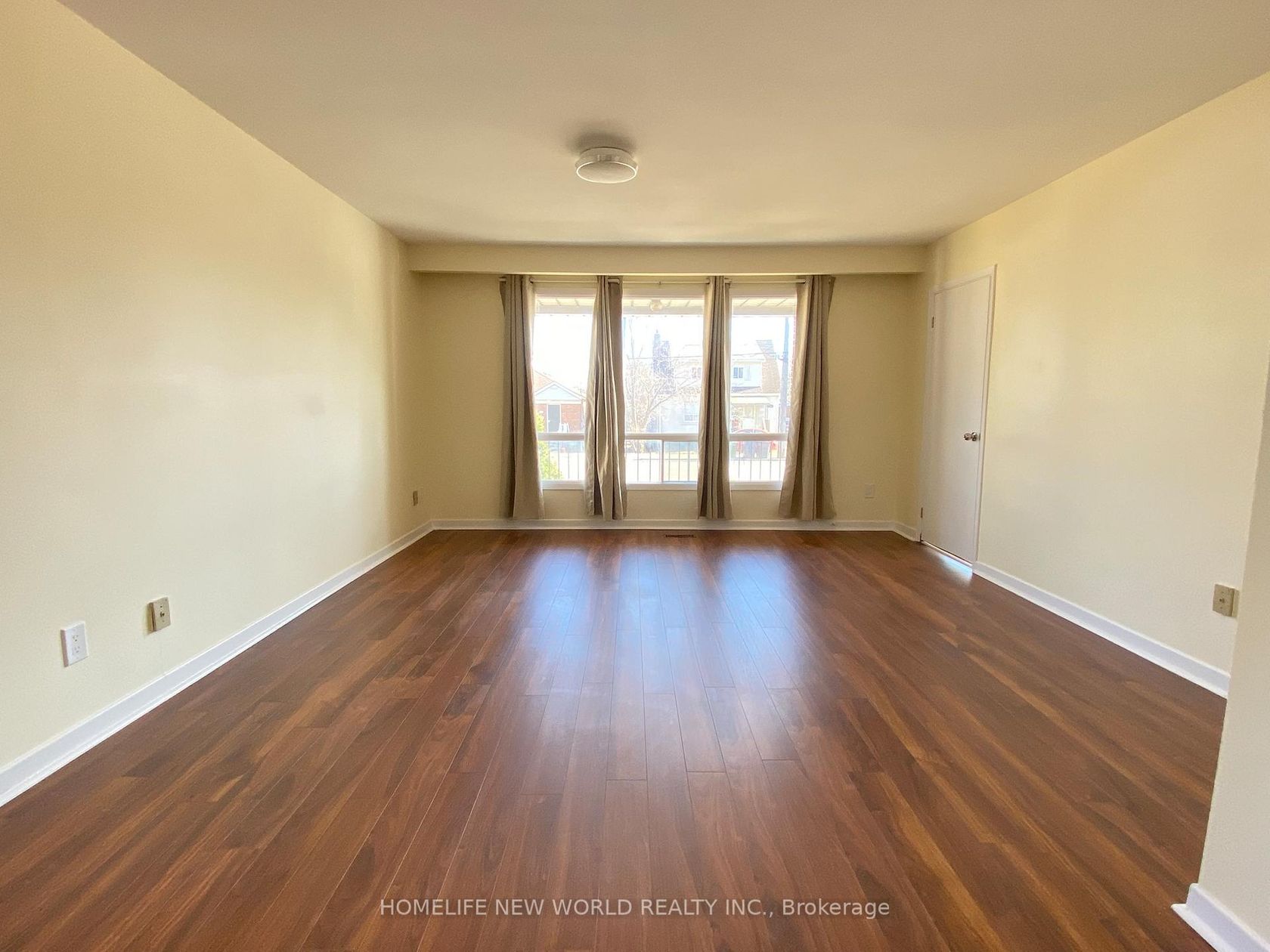 290 Sheppard Avenue W, Westgate, Toronto photo number 2