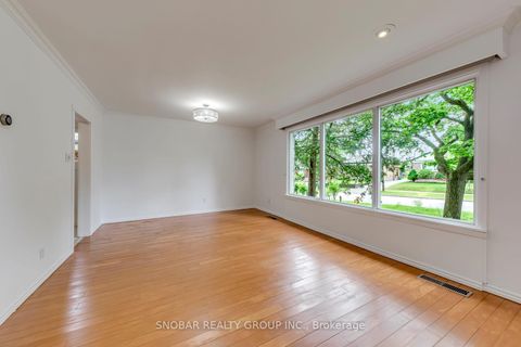 Photo 8 at 42 Clearbrooke Circle, Kipling, Toronto