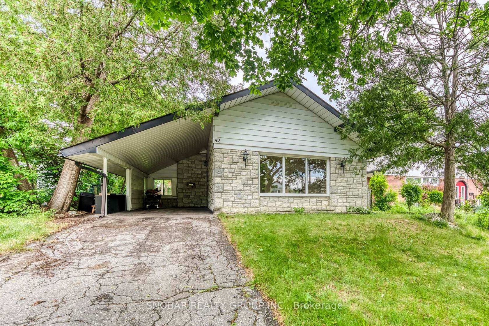 42 Clearbrooke Circle, Kipling, Toronto photo 6