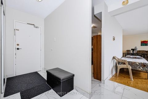 Photo 2 at 506 - 2645 Kipling Avenue, Jamestown, Toronto