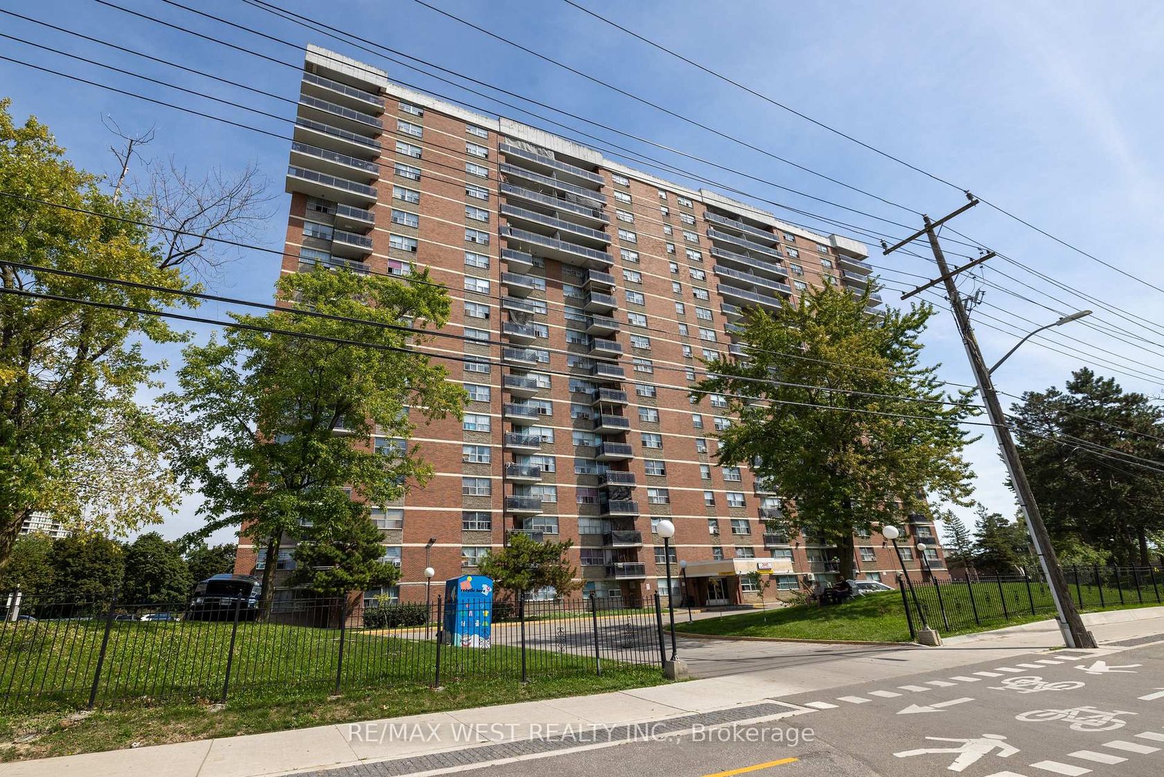 506 - 2645 Kipling Avenue, Jamestown, Toronto 