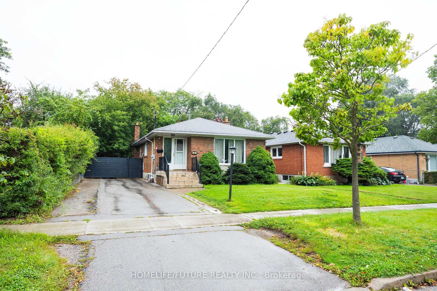 65 Blakemanor Boulevard, Woburn, Toronto photo number 2