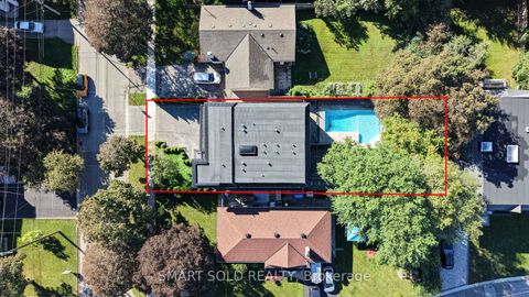 Photo 4 at 588 Conacher Drive, Newtonbrook East, Toronto