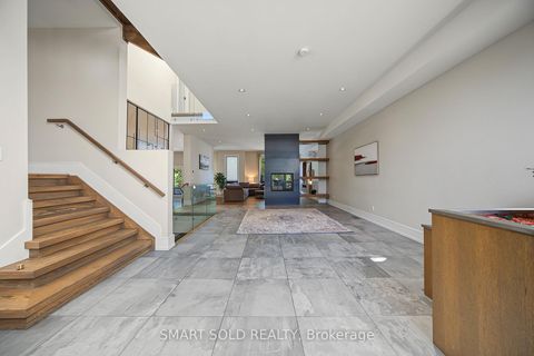 Photo 7 at 588 Conacher Drive, Newtonbrook East, Toronto
