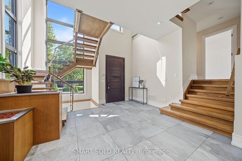 Photo 8 at 588 Conacher Drive, Newtonbrook East, Toronto