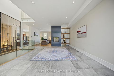 Photo 9 at 588 Conacher Drive, Newtonbrook East, Toronto