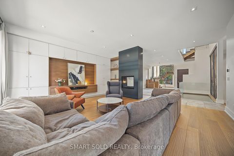 Photo 12 at 588 Conacher Drive, Newtonbrook East, Toronto