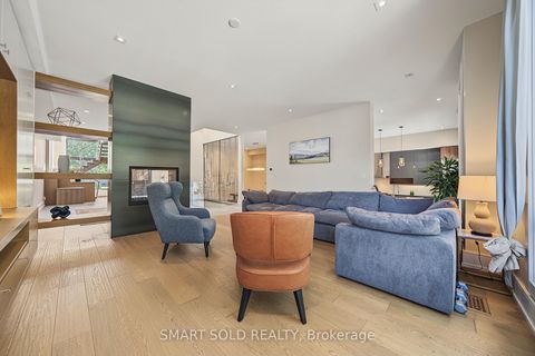 Photo 14 at 588 Conacher Drive, Newtonbrook East, Toronto