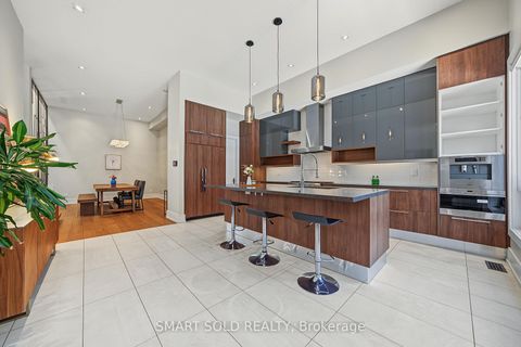 Photo 17 at 588 Conacher Drive, Newtonbrook East, Toronto