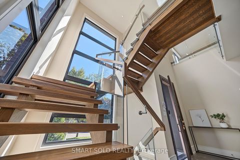 Photo 23 at 588 Conacher Drive, Newtonbrook East, Toronto