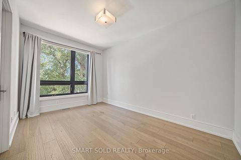 Photo 33 at 588 Conacher Drive, Newtonbrook East, Toronto