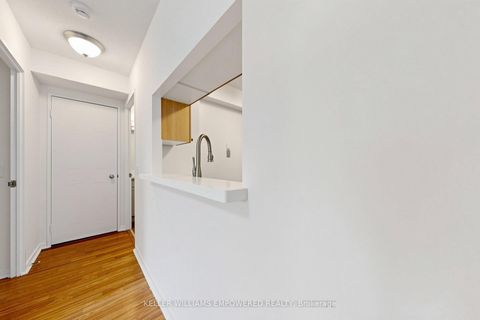 Photo 15 at 1511 - 238 Doris Avenue, Newtonbrook East, Toronto