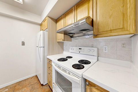 Photo 18 at 1511 - 238 Doris Avenue, Newtonbrook East, Toronto