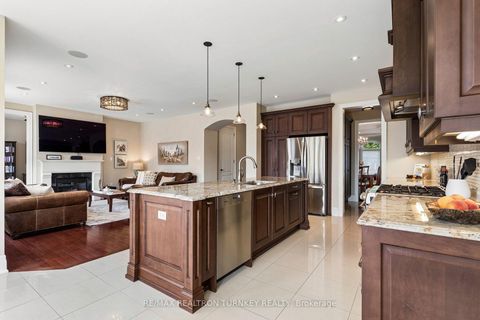 Photo 10 at 76 Vines Place, Bayview Southeast, Aurora