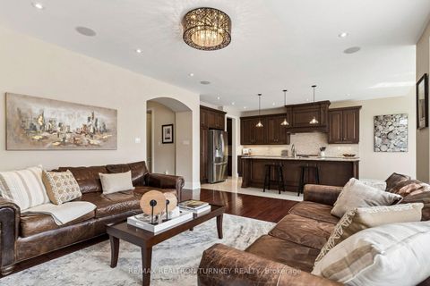 Photo 13 at 76 Vines Place, Bayview Southeast, Aurora