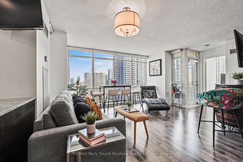 Photo 2 at 11 Brunel Court, Waterfront Communities C1, Toronto