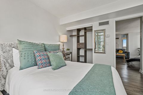 Photo 12 at 11 Brunel Court, Waterfront Communities C1, Toronto