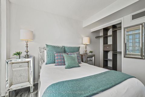 Photo 13 at 11 Brunel Court, Waterfront Communities C1, Toronto