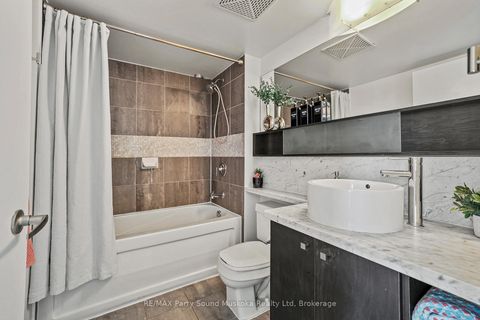 Photo 14 at 11 Brunel Court, Waterfront Communities C1, Toronto